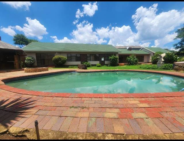 4 BEDROOM HOUSE FOR SALE IN BRACKENHURST